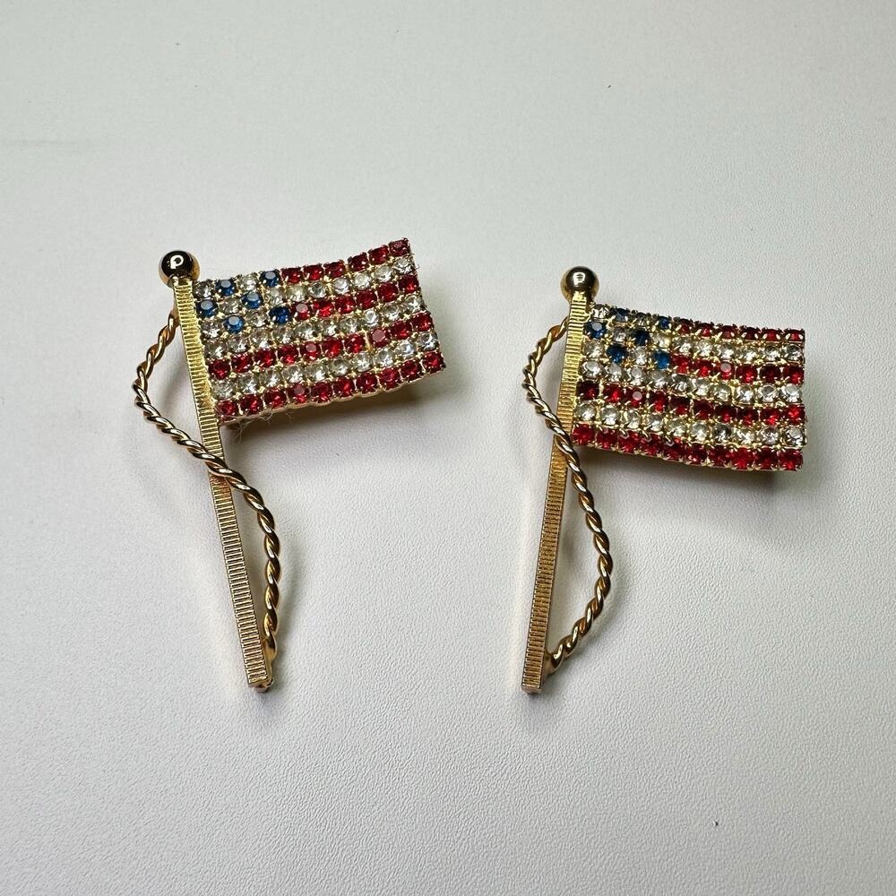 Vintage 2 Waving American Flag Rhinestone Brooch Pin Gold Tone Patriotic Lot